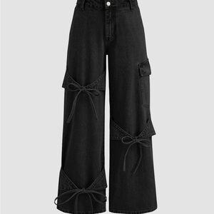 Stylish Black Women's Jeans with Bow Accents - Sz M